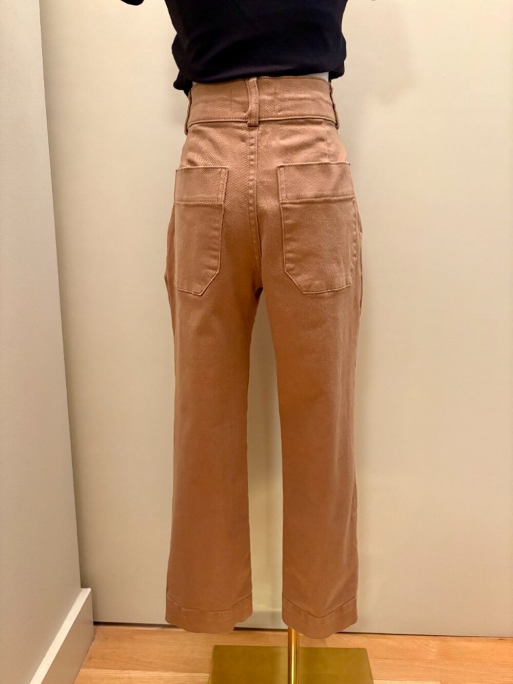 Everlane Organic Cotton The Utility Straight-Leg Pants in Toasted Coconut - Picture 4 of 7